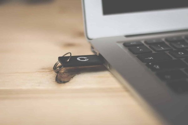 Pourquoi formater une clé USB neuve ?